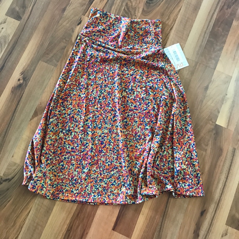 ⬇️PRICEDROP⬇️ NWT LuLaRoe Azure skirt/top XS.