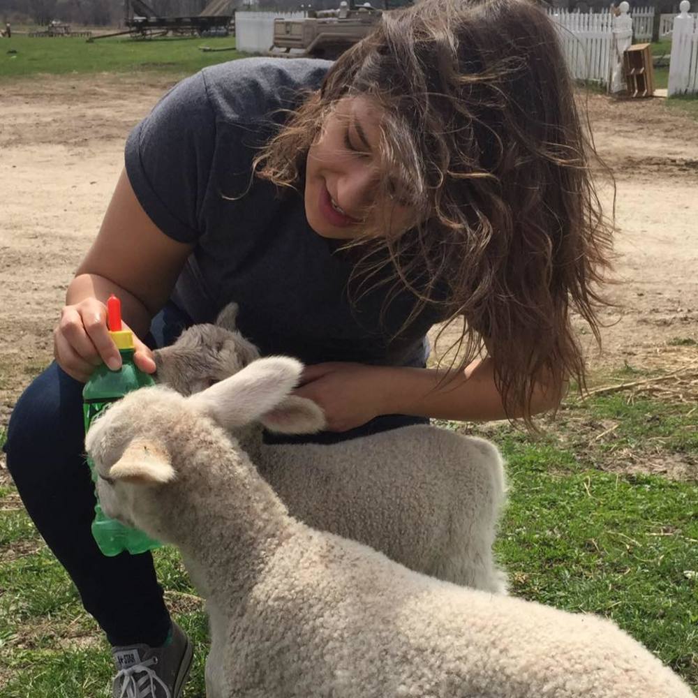 Meet your Posher, Anie