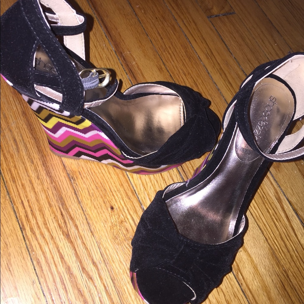 Shoedazzle wedges