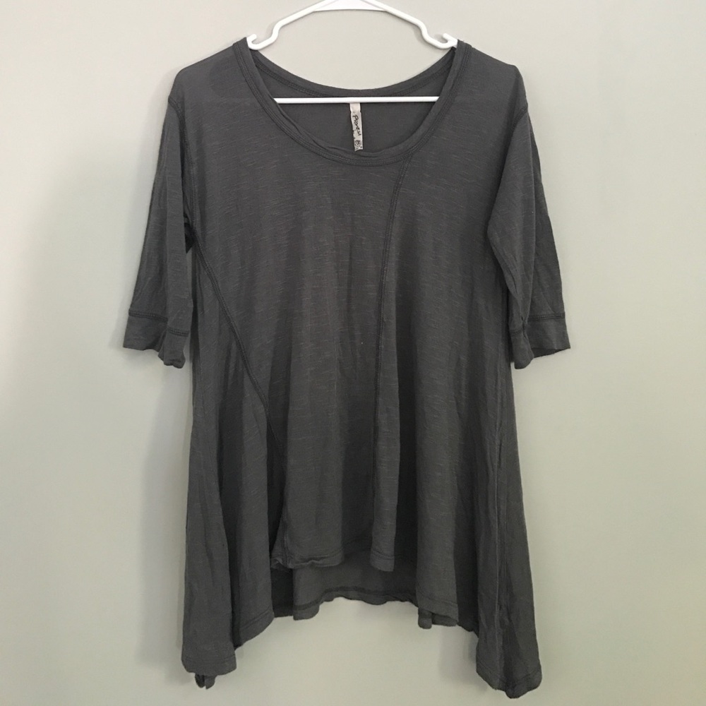 Grey 3/4 sleeve asymmetrical hem tee