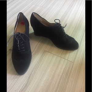 Ellen Tracey new shoes suede wedges