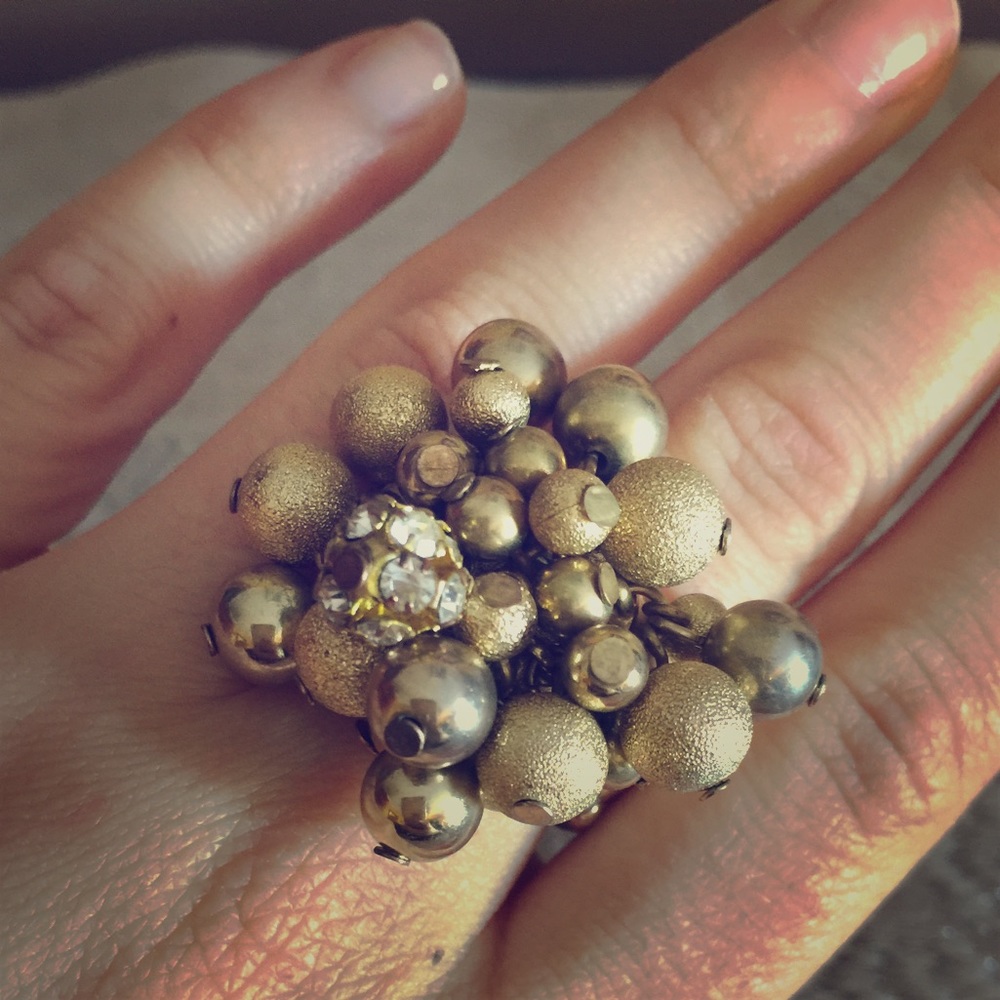 Gold accent ring! 💛💍