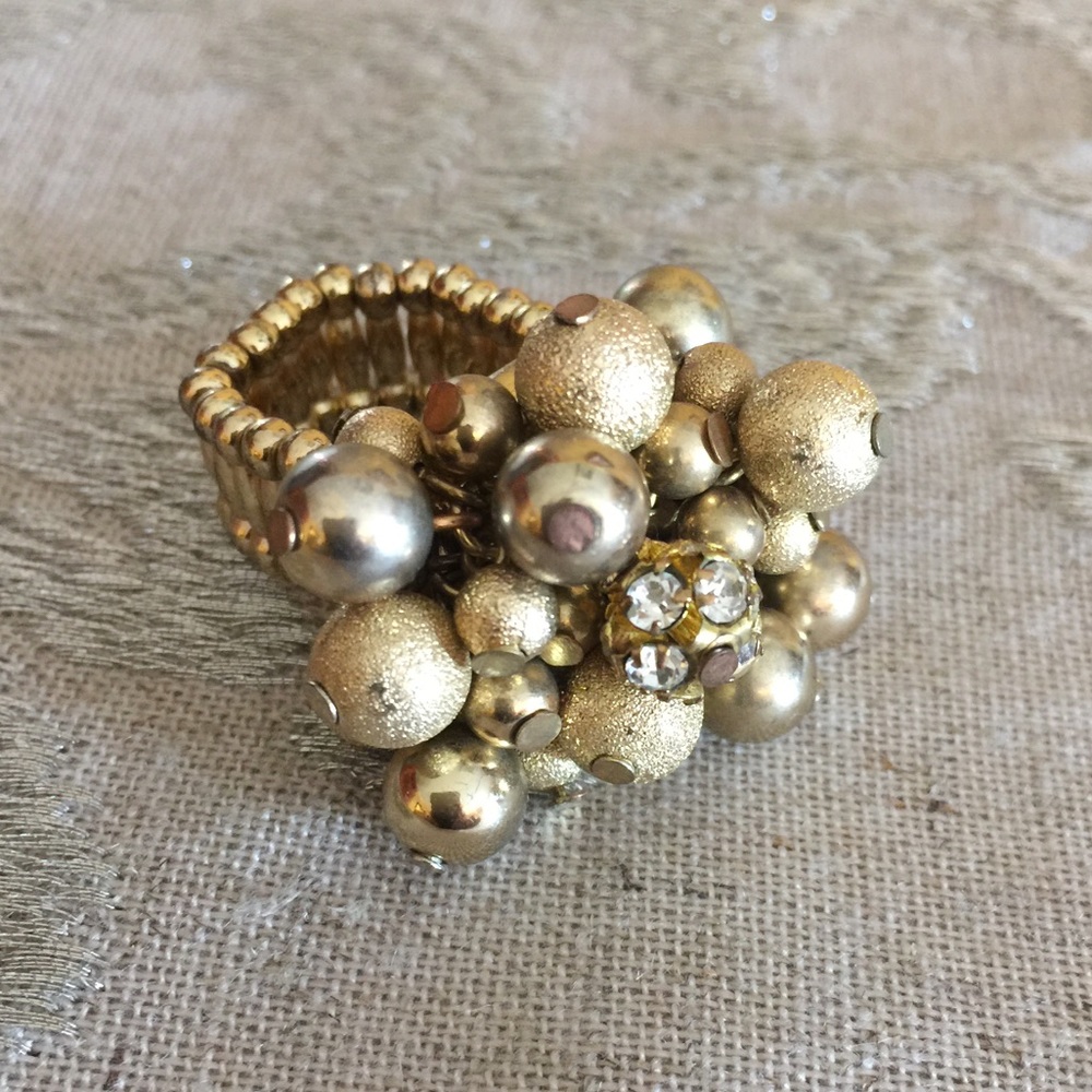 Gold accent ring! ๐๐ - Picture 2 of 2