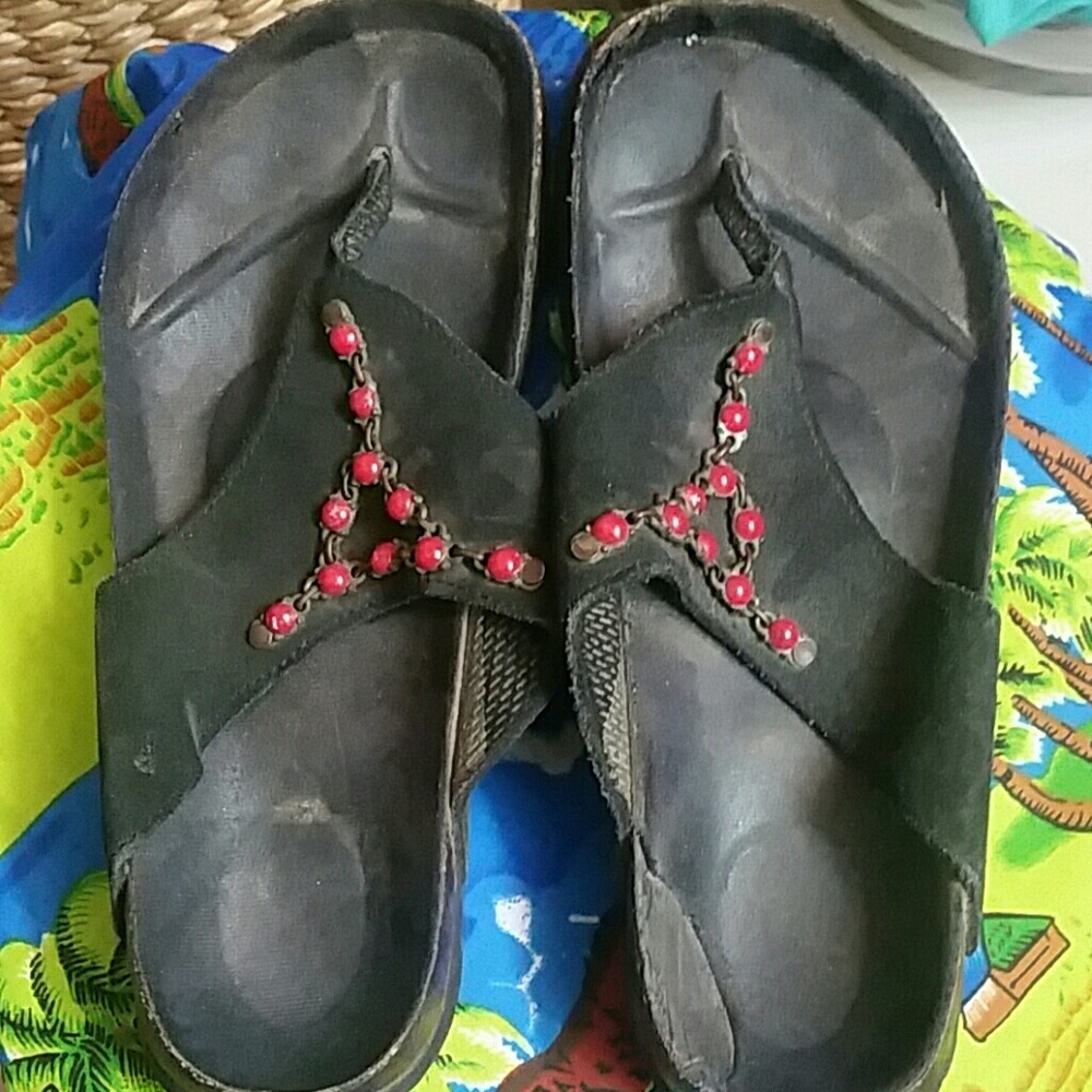Birkenstock thongs.