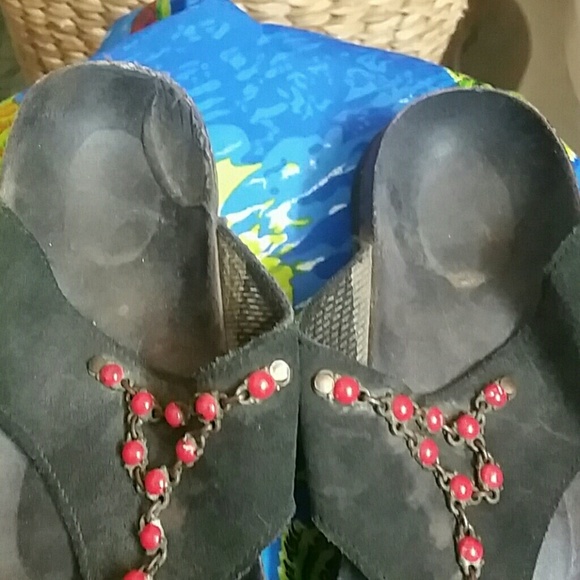 Birkenstock thongs. - Picture 3 of 3