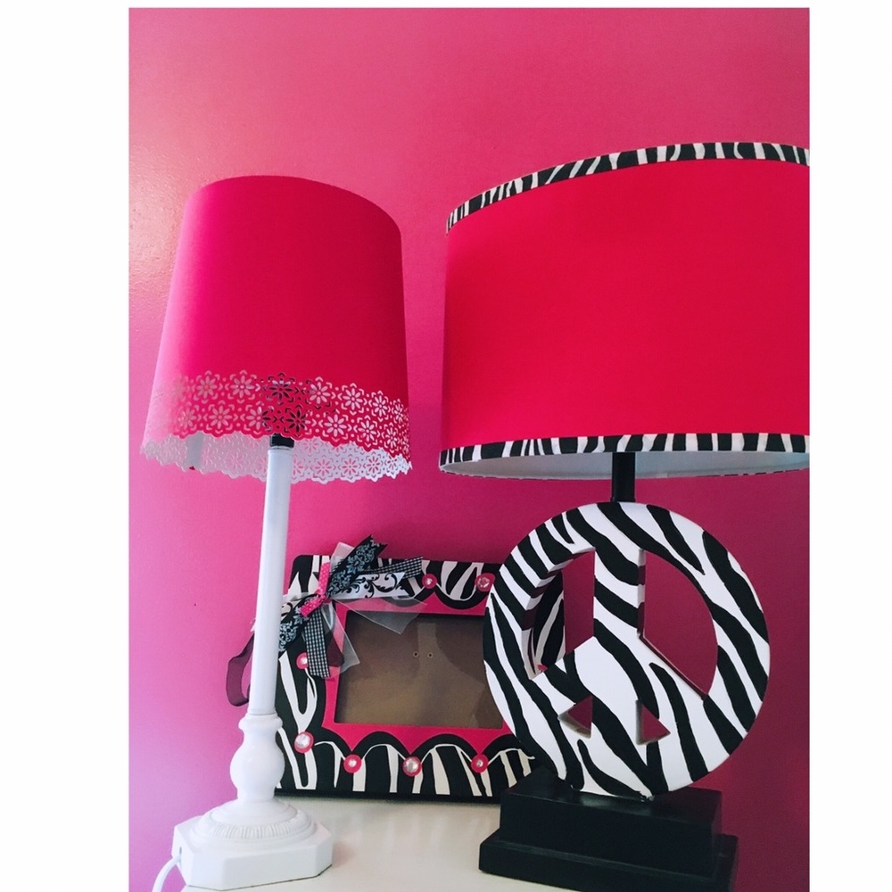 BUNDLE 2 lamps and one picture frame