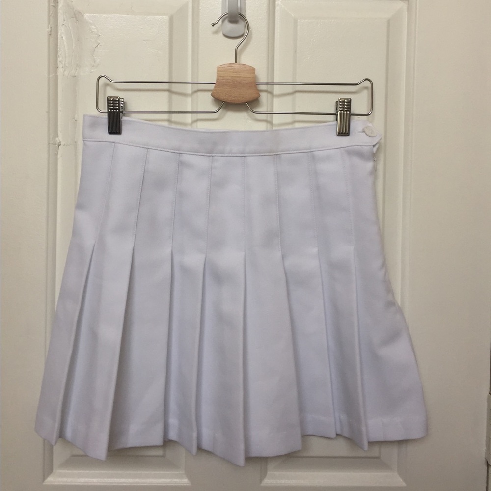 White American Apparel tennis skirt