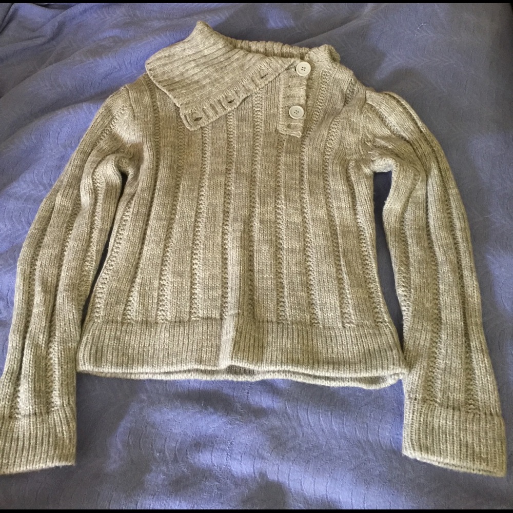 Cute warm light gray sweater