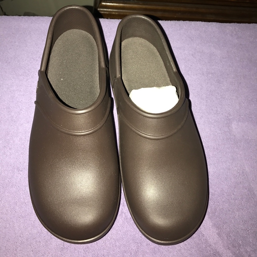 New Crocs  Brown neria work shoes W9