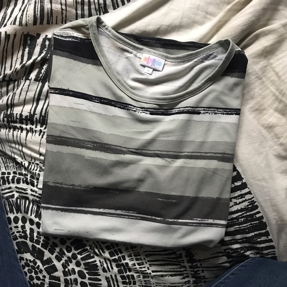 LuLaRoe Julia - M