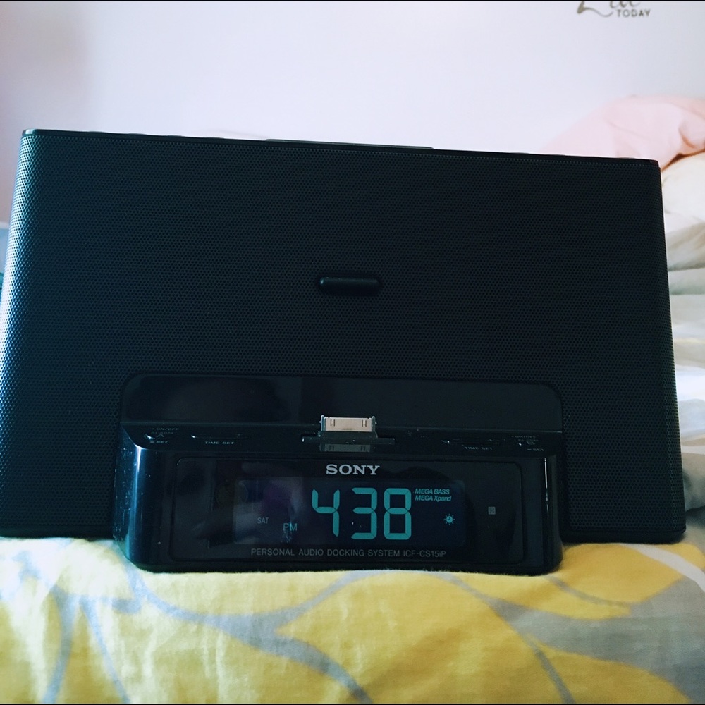 SONY iPod speaker and radio set!