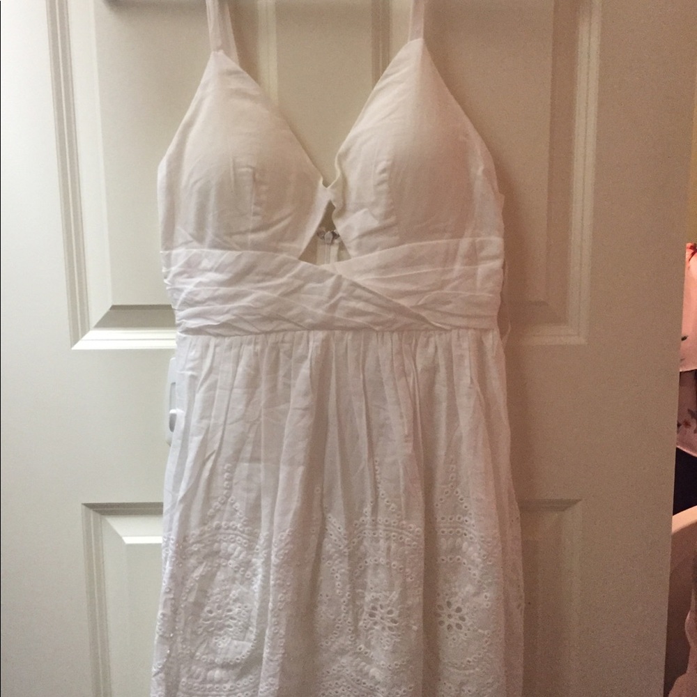 Here Comes The Sun white dress!