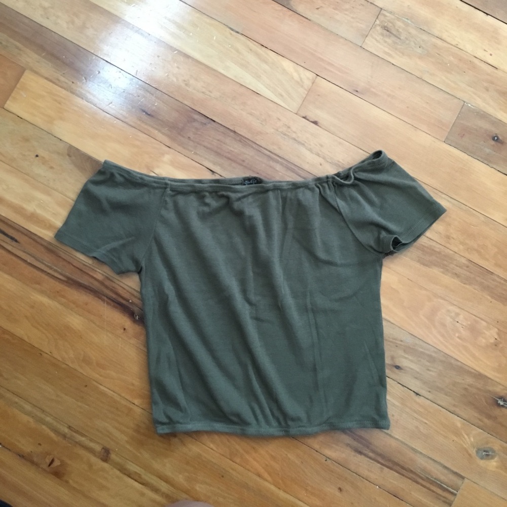 Off the shoulders shirt