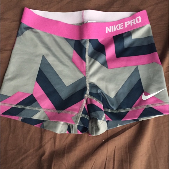 Nike compression shorts - Picture 1 of 2