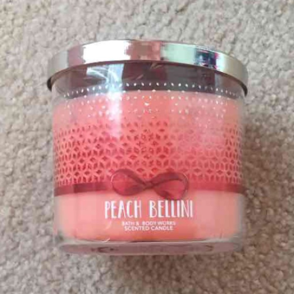 Bath and body work 3 wick candles