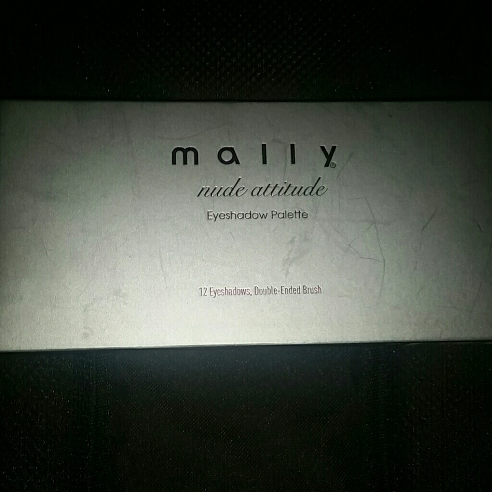 MALLY BEAUTY

Nude Attitude Eyeshadow Palette 12