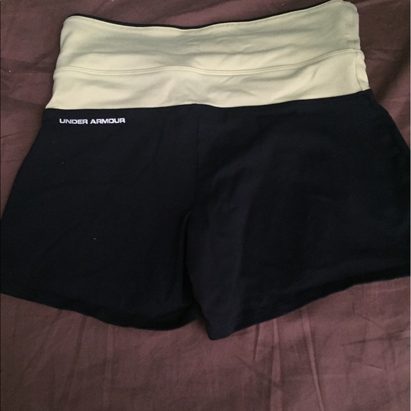 Underarmour shorts - Picture 2 of 3