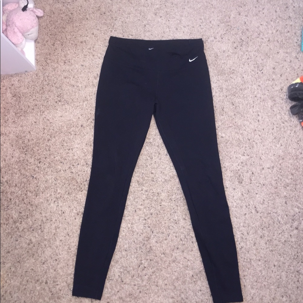 NWOT NIKE LEGGINGS