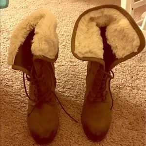Beautiful Leather boots with faux fur! Size 6 1/2