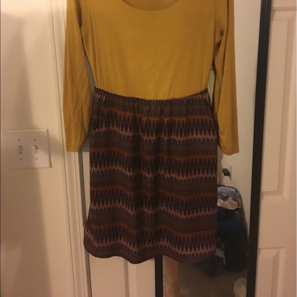 Long Sleeve dress WITH POCKETS - Picture 2 of 3