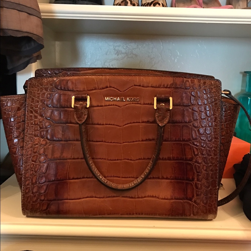 Michael Kors Large Selma Crocodile In Luggage