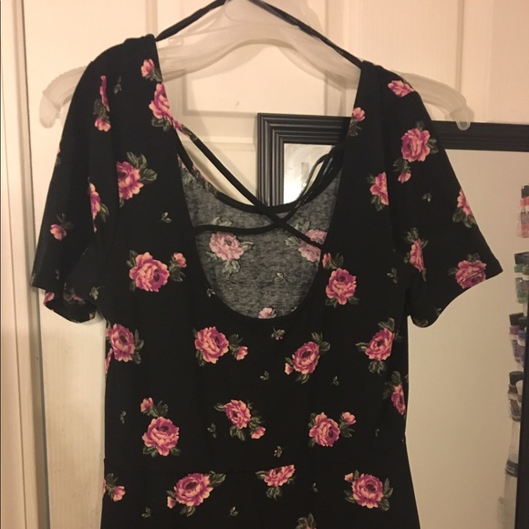 Cross backed dress - Picture 3 of 3