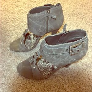 Gray high heel sandals! Size 6 1/2