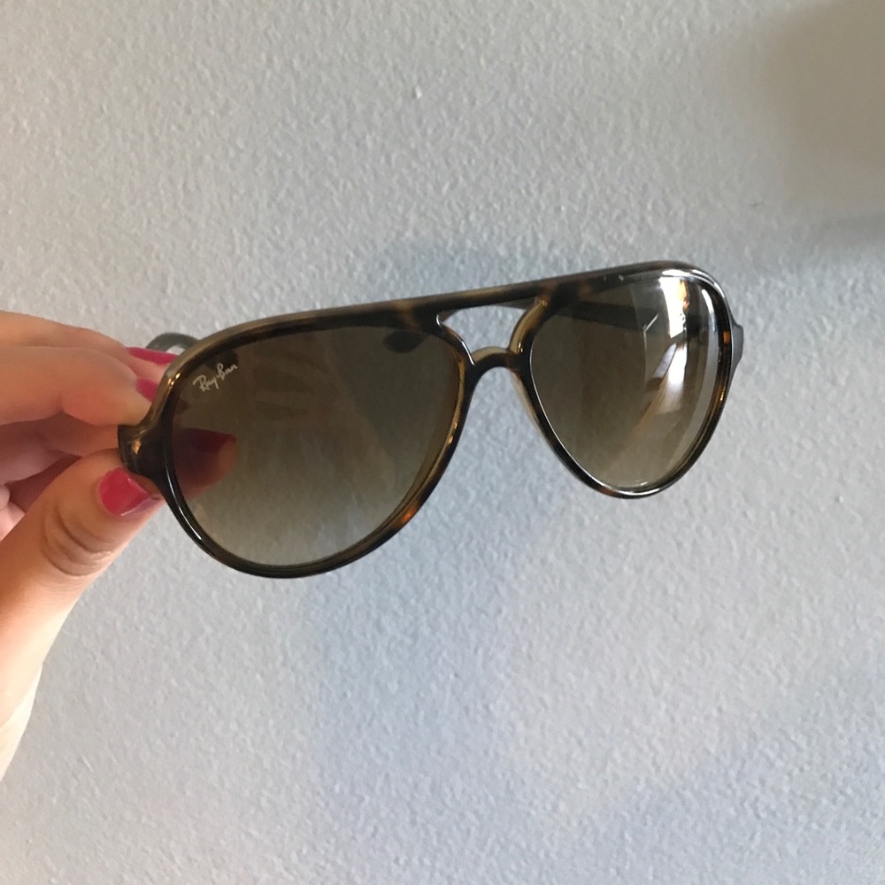RAY BAN--THICK AVIATORS. Special Edition.