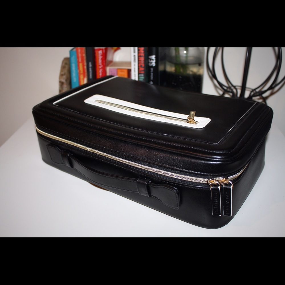 Estée Lauder large makeup case