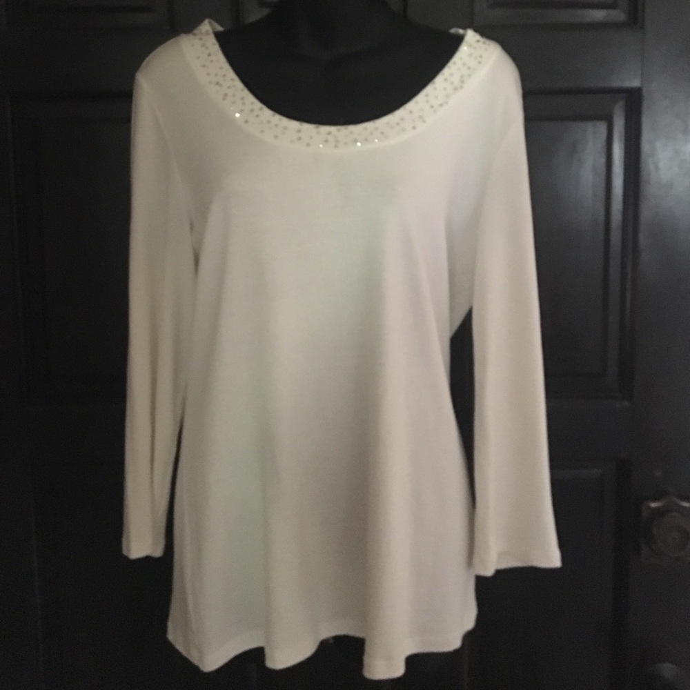 White cotton tee with gold bling around neck