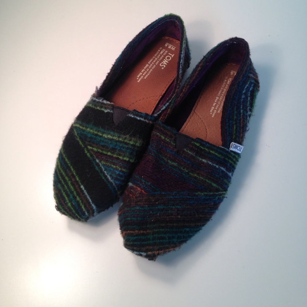 BRAND NEW WOOL TOMS! Women's size 8.5
