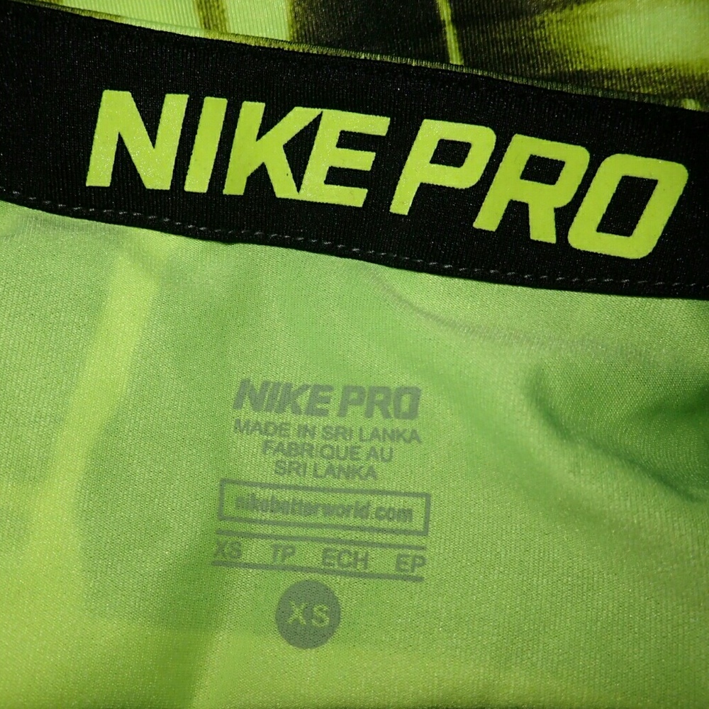 Nike Pro Neon Water Print Shirt XS - NWT - Picture 3 of 3