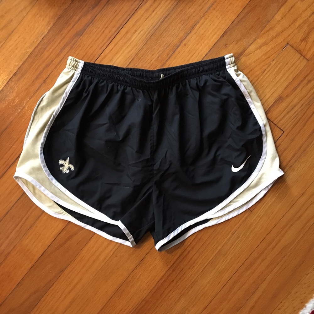 Nike women's tempo running short
