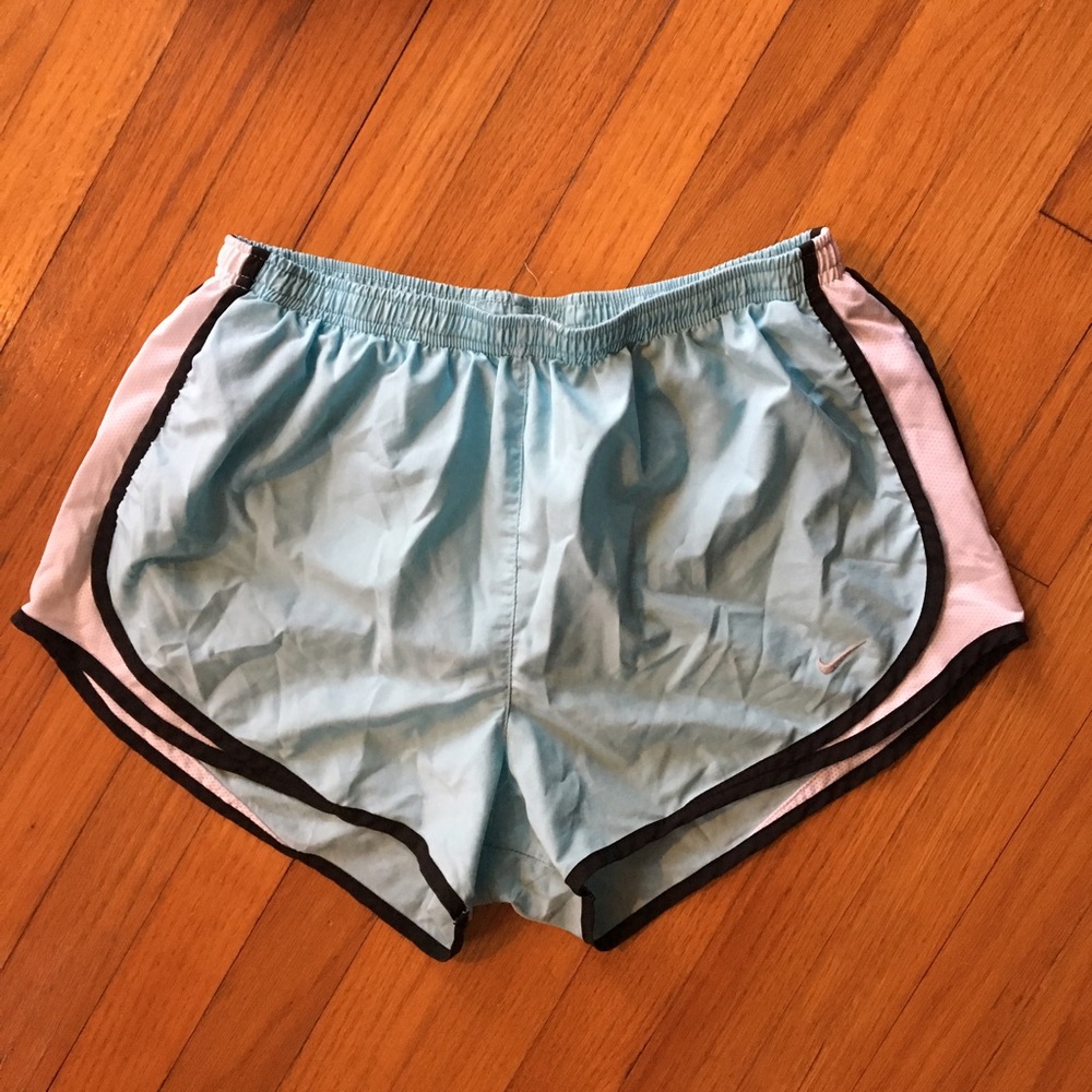 Nike women's tempo running short