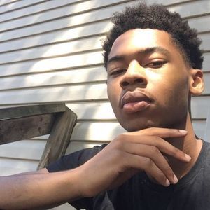 Meet your Posher, Devonte