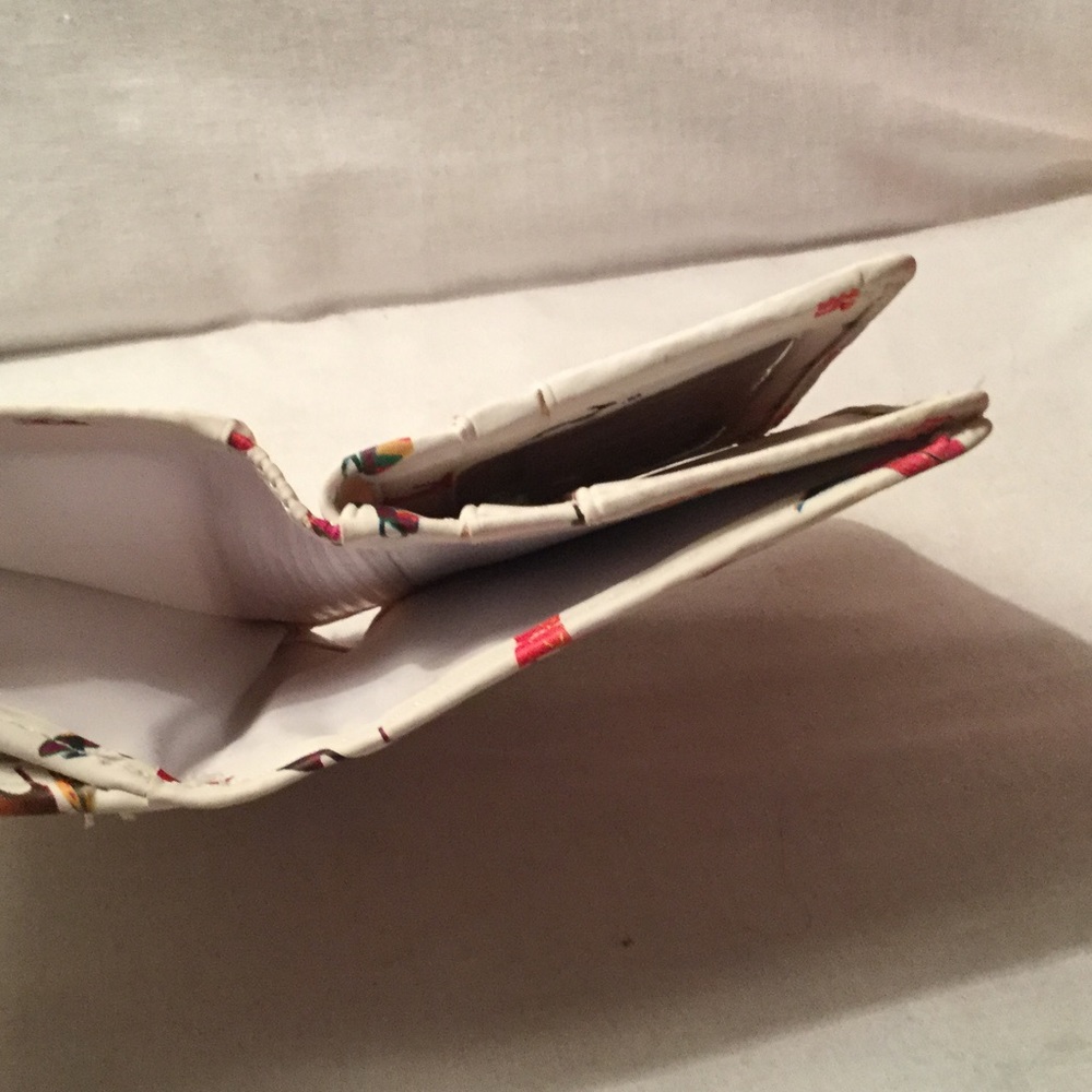 Wallet with shoe designs by Life Stride - Picture 4 of 4