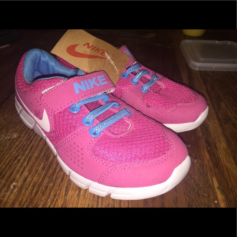 NWT Nike Victory Children's Shoe