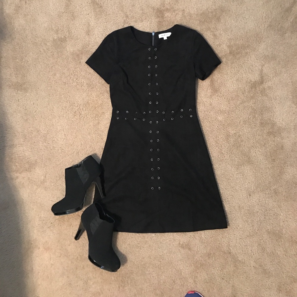 Super cute, black, blue spero dress.