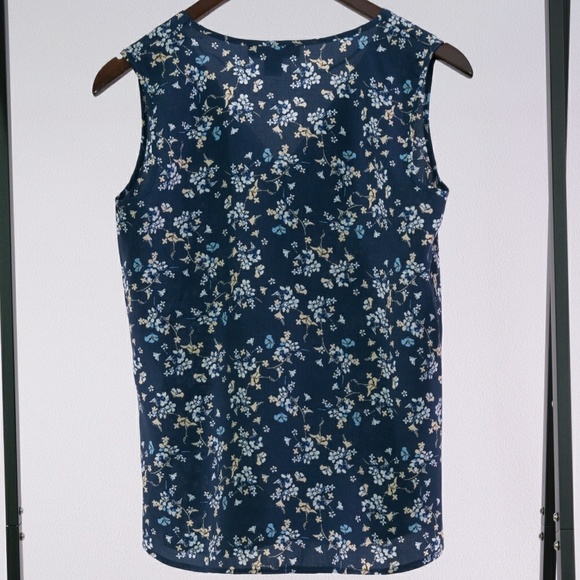 Floral Spring Top - Picture 2 of 3