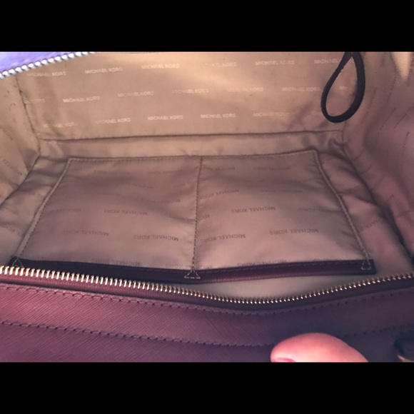 Fall 2016 Plum Micheal Kors purse - Picture 2 of 6
