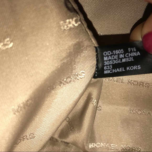 Fall 2016 Plum Micheal Kors purse - Picture 6 of 6