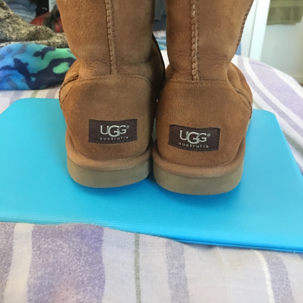 Tall brown uggs size 8