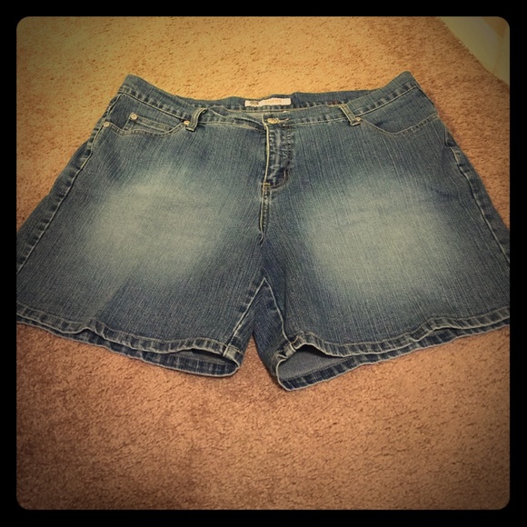 💙FADED GLORY💙 jeans shorts size 18 - Picture 1 of 6