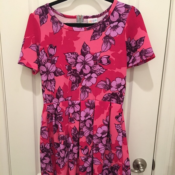 Lularoe medium Amelia - Picture 2 of 3