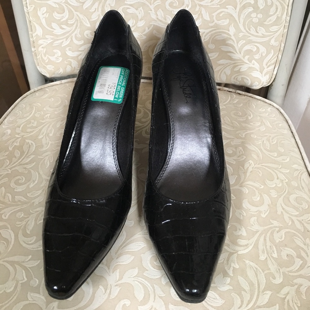 Life Stride dress black shoes size 7