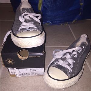 Grey converse SIZE 7