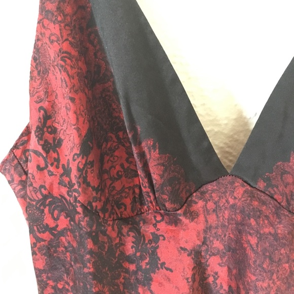 SOLD🔴90s Maxi Silk Slip Dress - Picture 4 of 8