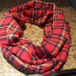 WOMEN'S CUSTOM SCARF