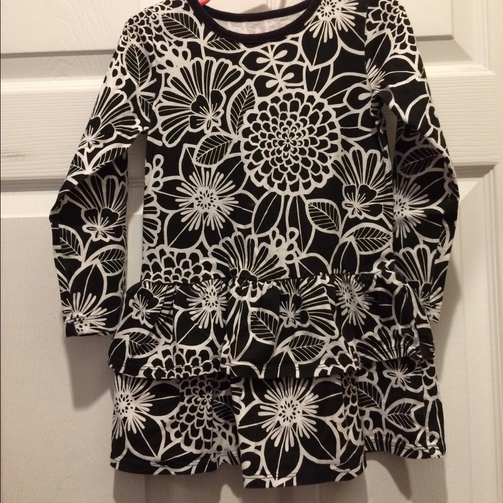 Little Girls Long Sleeved Ruffle Top