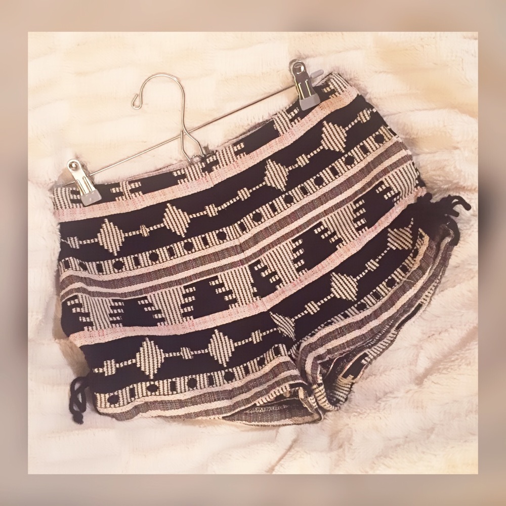 Ecote tribal shorts👌🏻✨